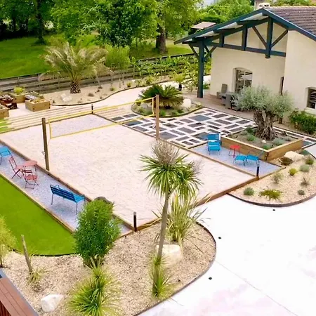Villa Mit Beheiztem Pool In Claouey