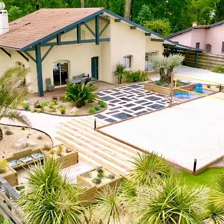 Villa Mit Beheiztem Pool In Claouey *